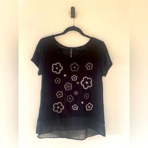 Yumi Roundneck Black Floral Embroidered Women's Top Size M